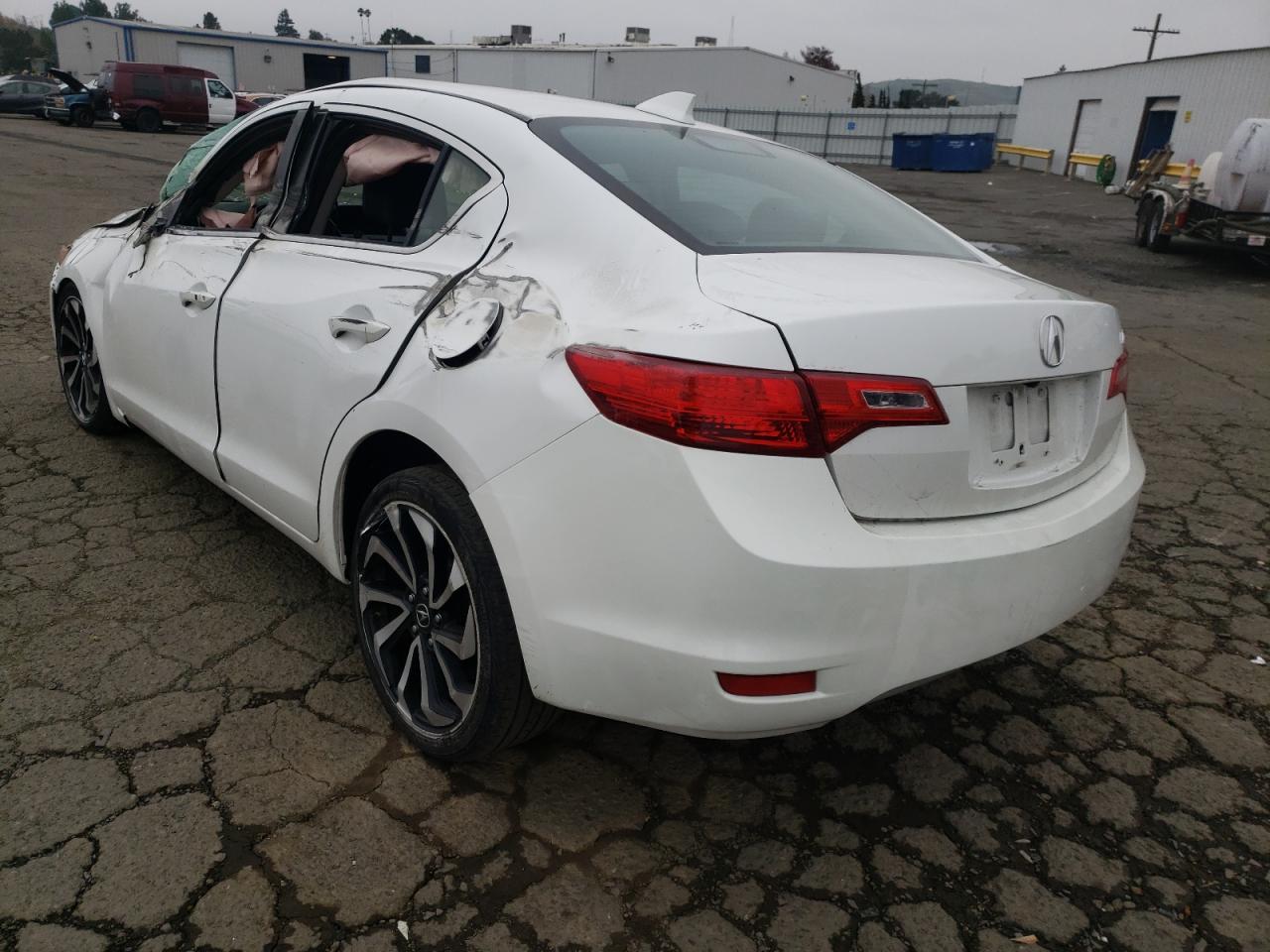 Photo 3 from auction – 2013 ACURA ILX 20 PRE with VIN 19VDE1F52DE013740