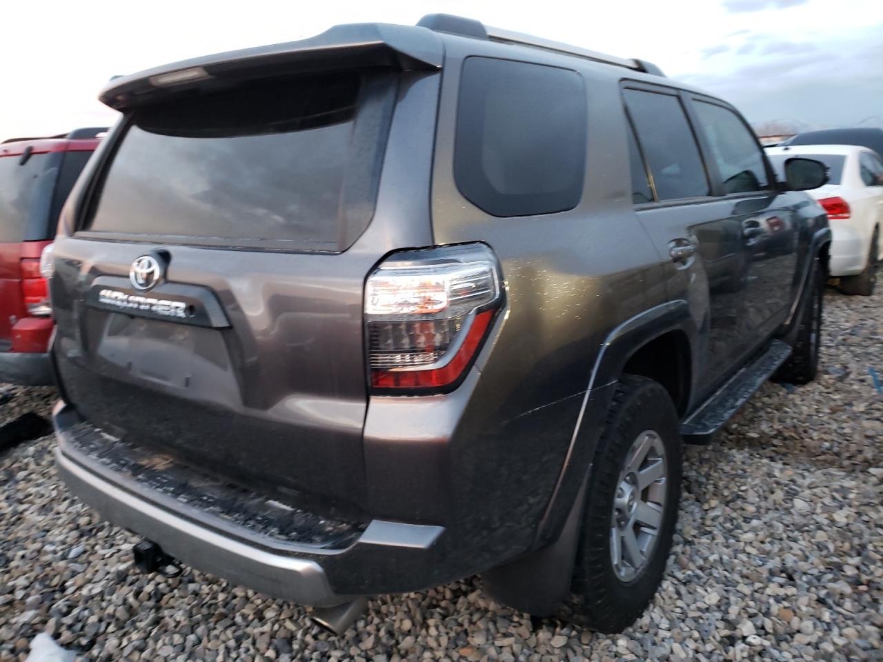 Photo 4 from auction – 2014 TOYOTA 4RUNNER SR with VIN JTEBU5JR3E5197825