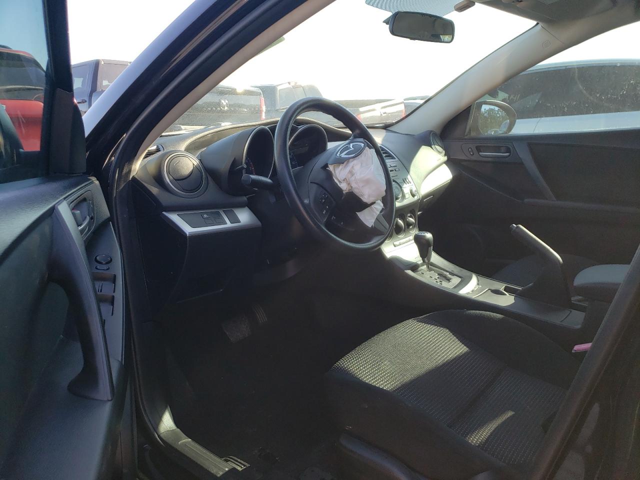 Photo 9 from auction – 2013 MAZDA 3 I with VIN JM1BL1U76D1746420