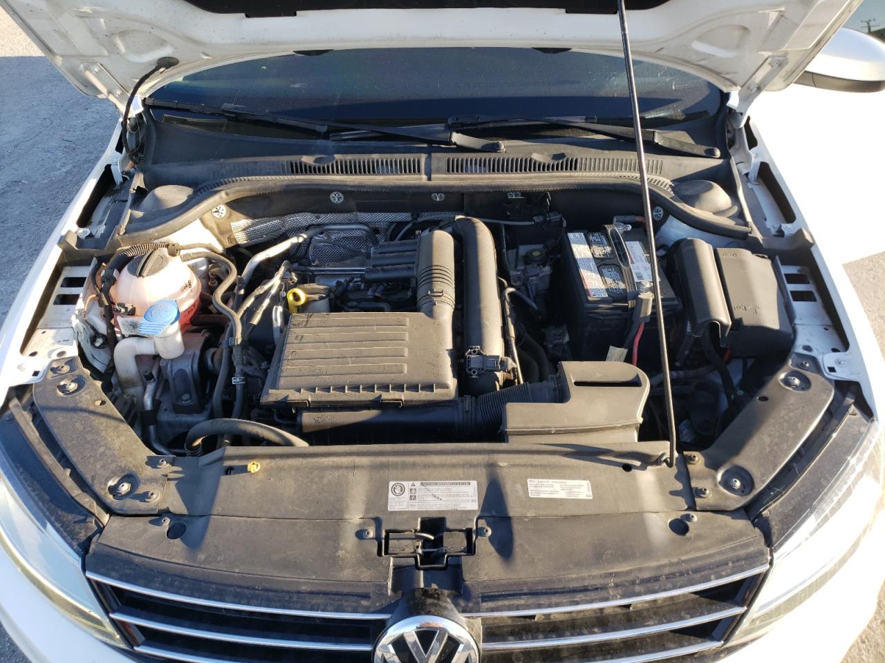 Photo 7 from auction – 2017 VOLKSWAGEN JETTA S with VIN 3VW2B7AJ7HM228277