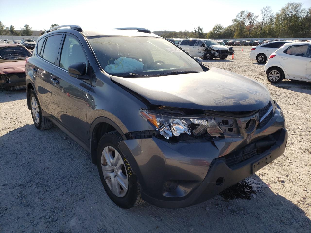 TOYOTA RAV4 LE 2015 with VIN JTMZFREV0FD078102 - Photo from auction