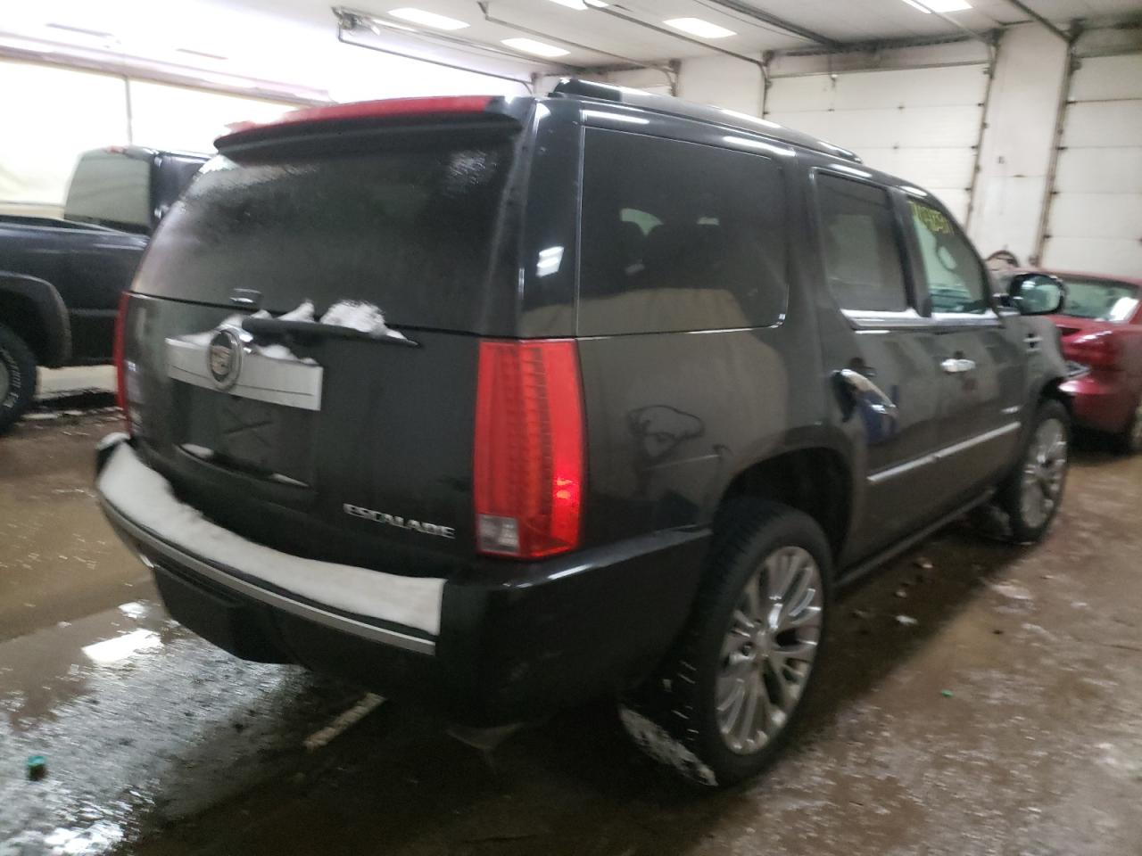 Photo 4 from auction – 2010 CADILLAC ESCALADE P with VIN 1GYUKCEF9AR223932