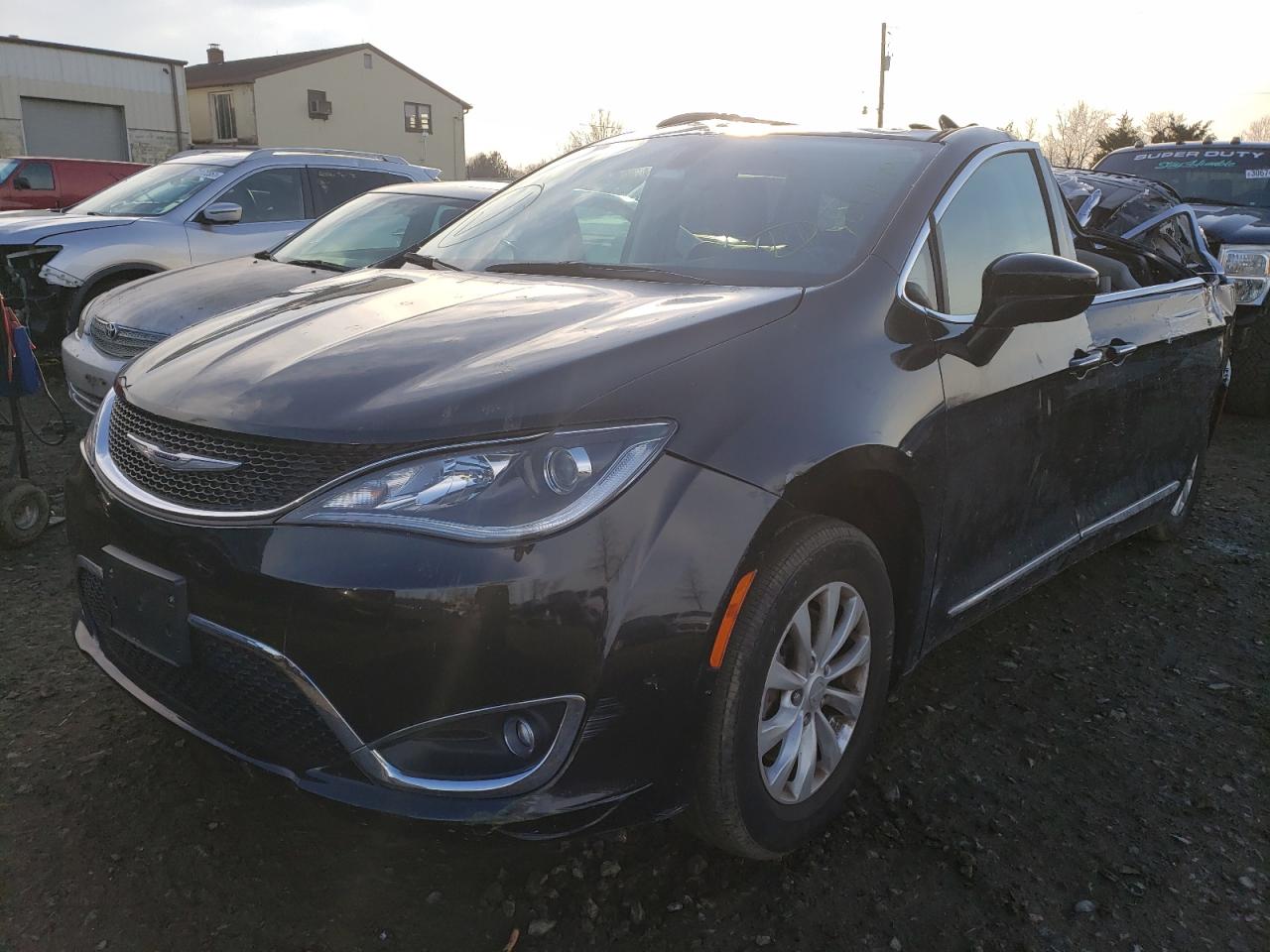 Photo 2 from auction – 2019 CHRYSLER PACIFICA T with VIN 2C4RC1BG9KR715401