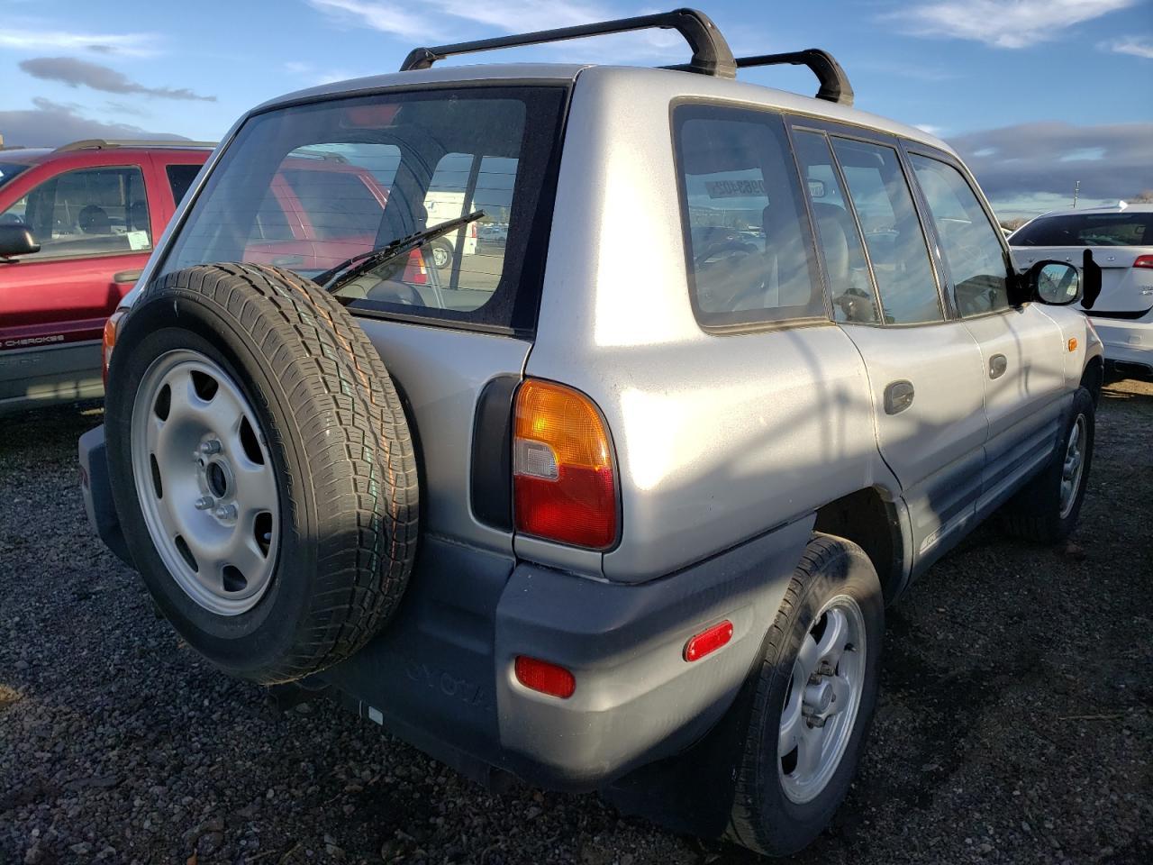 Photo 4 from auction – 1997 TOYOTA RAV4 with VIN JT3GP10V5V7013101