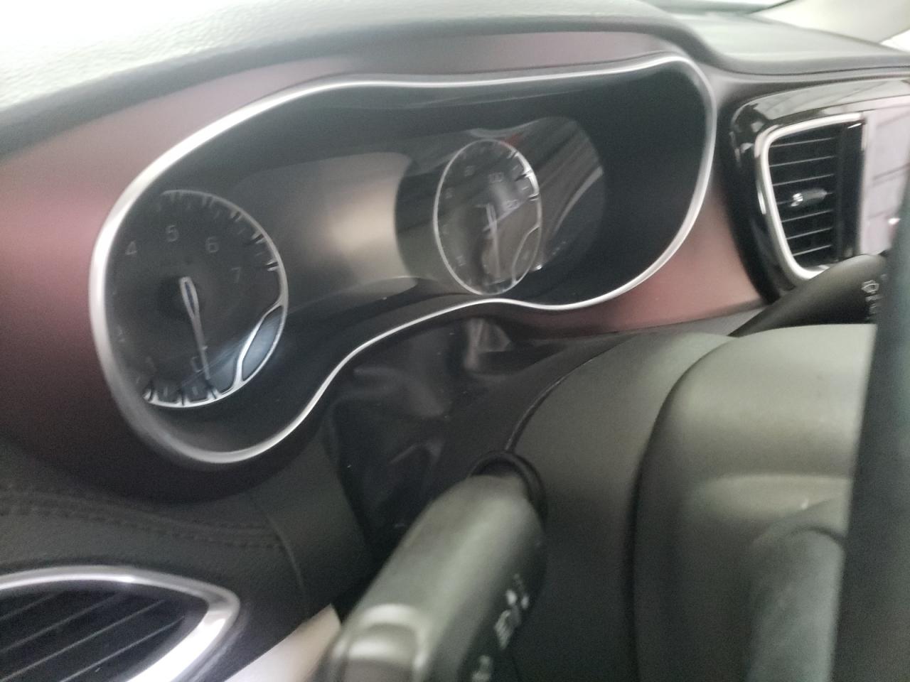 Photo 8 from auction – 2018 CHRYSLER PACIFICA L with VIN 2C4RC1GG8JR237575