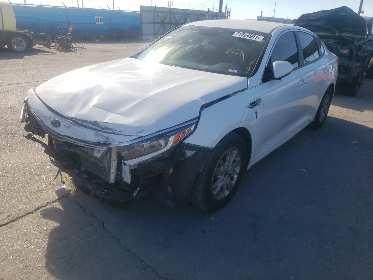 Photo 2 from auction – 2016 KIA OPTIMA LX with VIN 5XXGT4L38GG027720