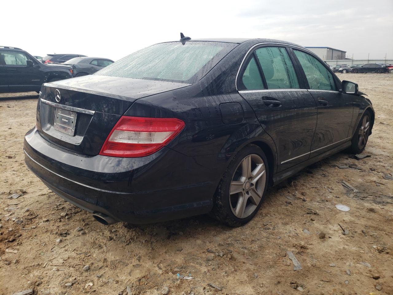 Photo 4 from auction – 2011 MERCEDES-BENZ C 300 with VIN WDDGF5EB7BA425643