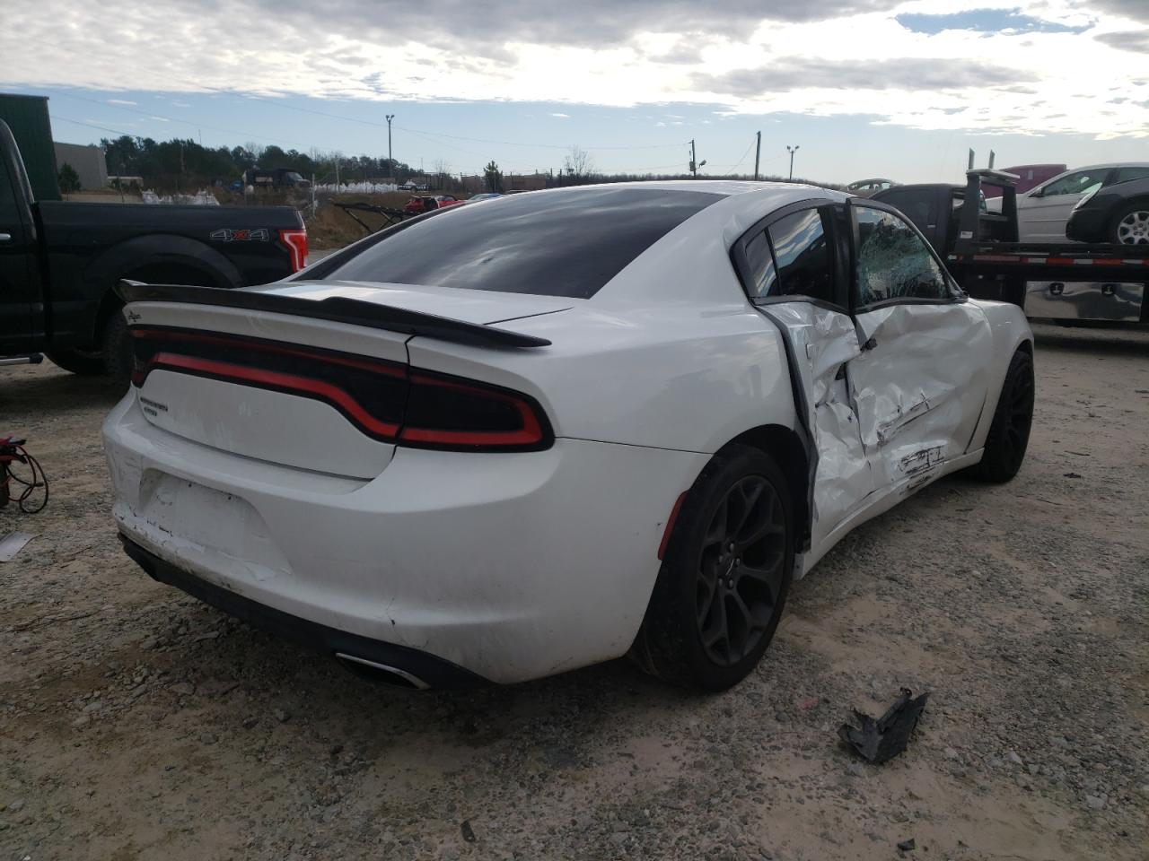 Photo 4 from auction – 2016 DODGE CHARGER SE with VIN 2C3CDXFGXGH175199
