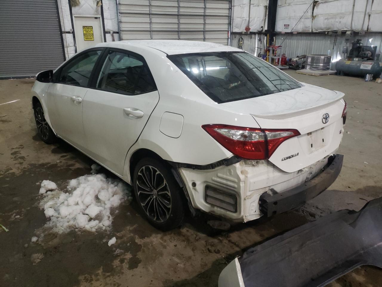 Photo 3 from auction – 2015 TOYOTA COROLLA L with VIN 5YFBURHE9FP332261