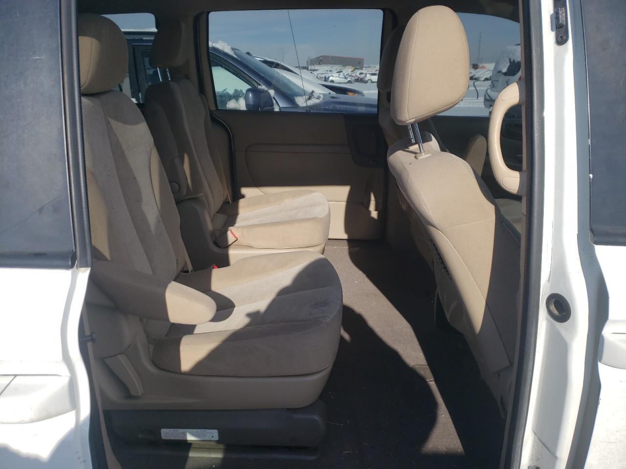 Photo 6 from auction – 2011 KIA SEDONA LX with VIN KNDMG4C77B6407990