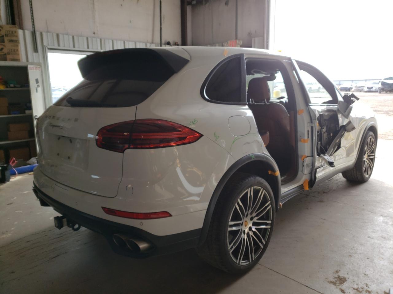 Photo 4 from auction – 2016 PORSCHE CAYENNE S with VIN WP1AB2A27GLA96419