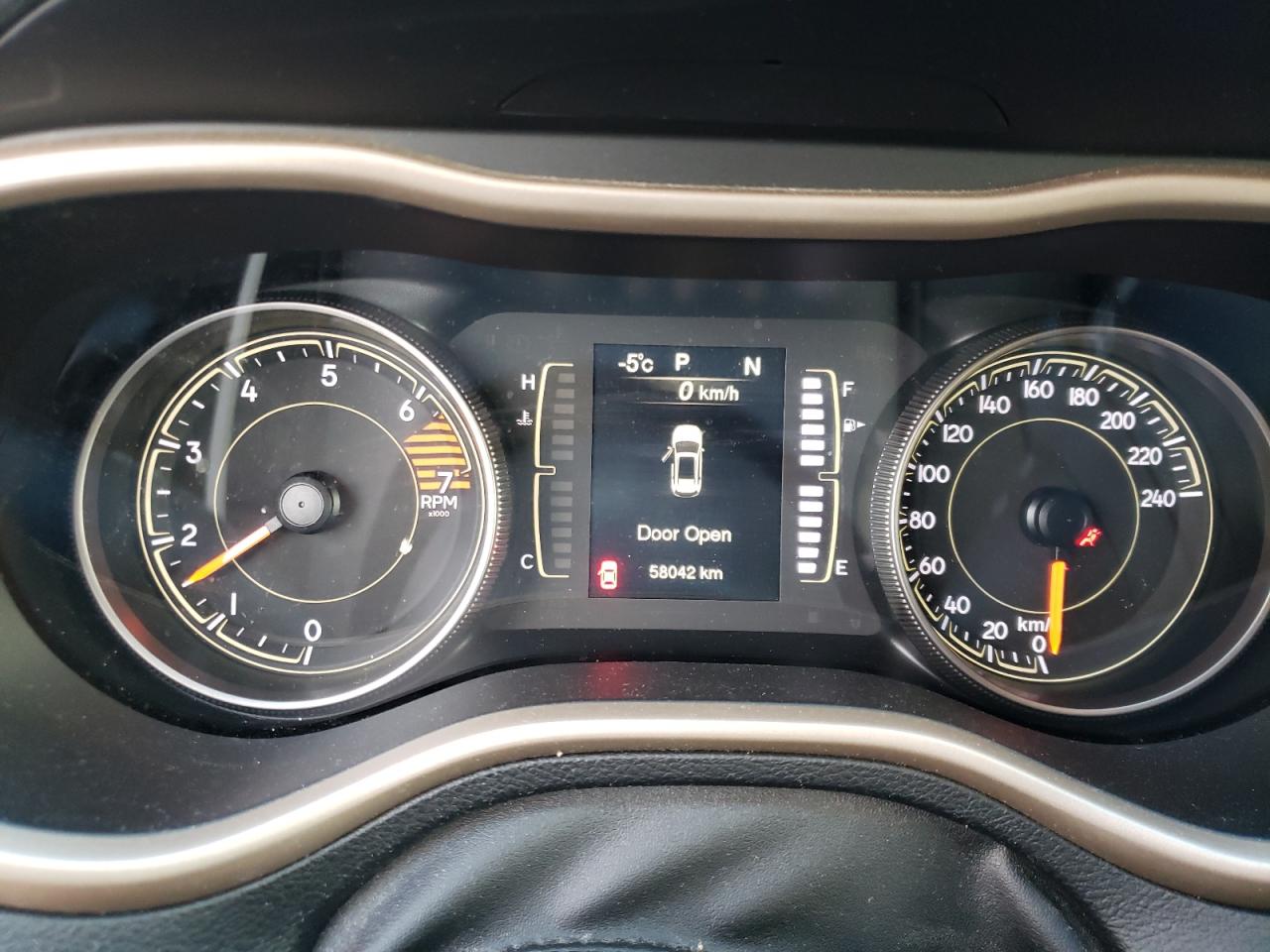 Photo 8 from auction – 2018 JEEP CHEROKEE L with VIN 1C4PJMCB4JD618867