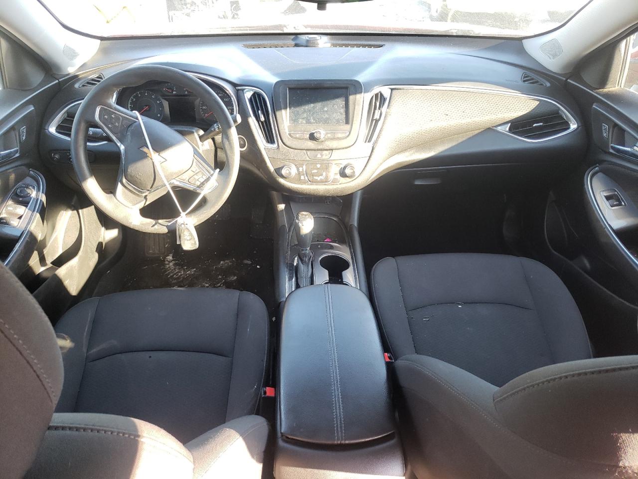 Photo 9 from auction – 2018 CHEVROLET MALIBU LT with VIN 1G1ZD5ST0JF274208