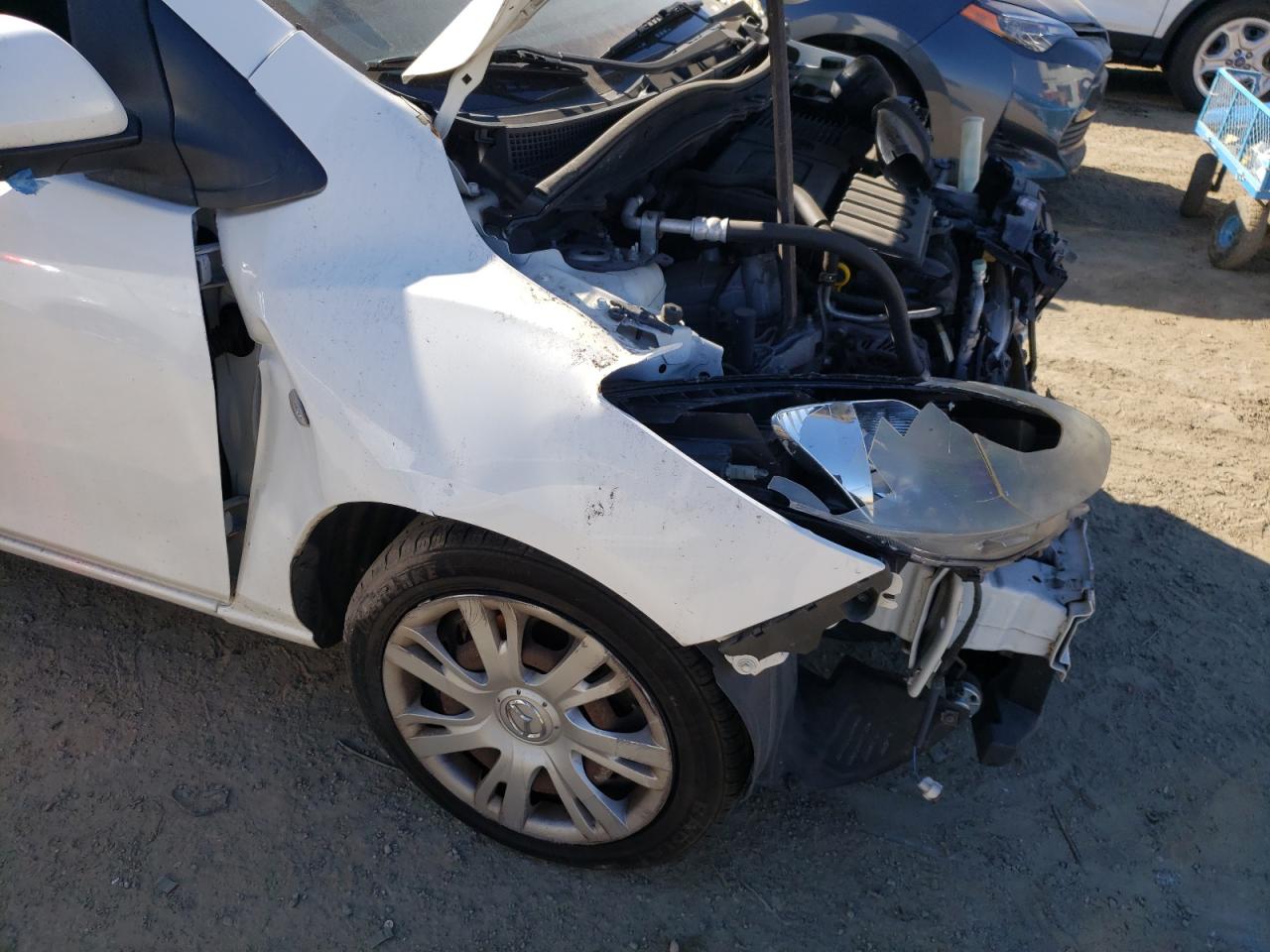 Photo 9 from auction – 2014 MAZDA MAZDA2 SPO with VIN JM1DE1KY9E0181084