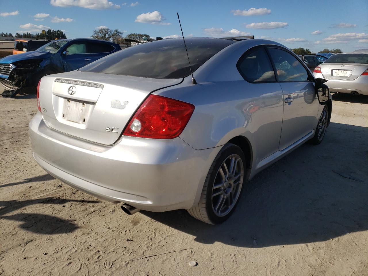 Photo 4 from auction – 2007 TOYOTA TC with VIN JTKDE177270170181