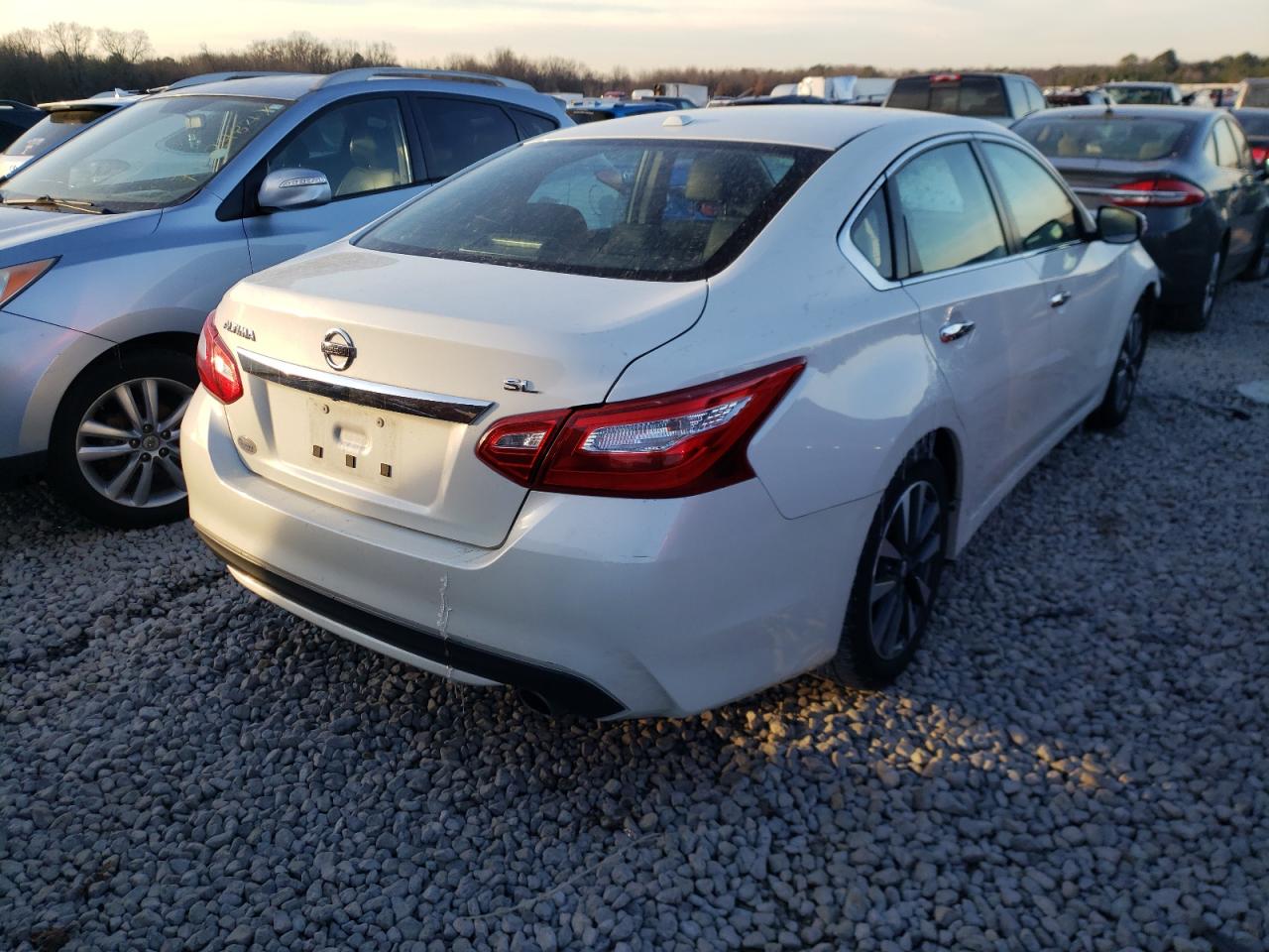Photo 4 from auction – 2017 NISSAN ALTIMA 2.5 with VIN 1N4AL3AP0HC175759