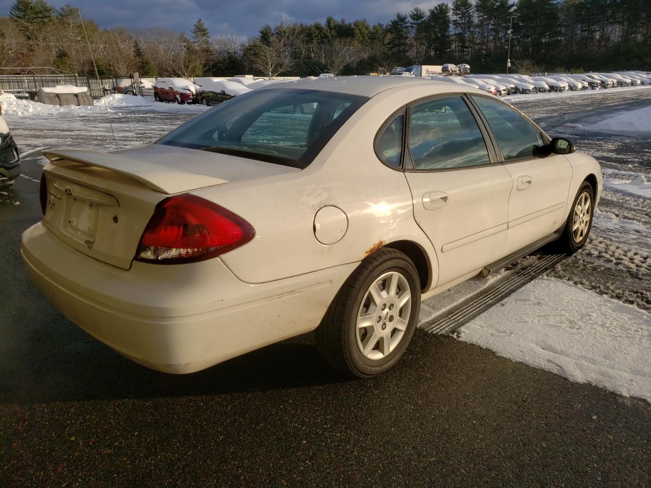 Photo 4 from auction – 2004 FORD TAURUS SE with VIN 1FAFP53224G163929