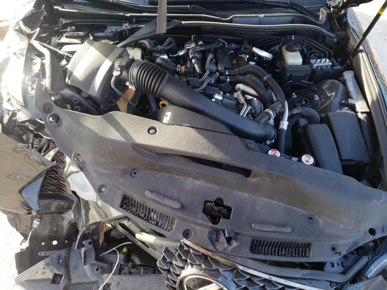 Photo 7 from auction – 2017 LEXUS IS 200T with VIN JTHBA1D25H5048324
