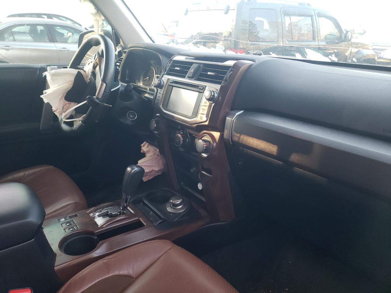 Photo 9 from auction – 2016 TOYOTA 4RUNNER SR with VIN JTEBU5JR2G5354442