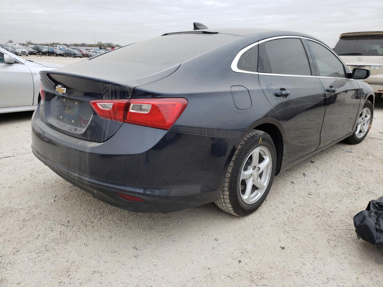 Photo 4 from auction – 2017 CHEVROLET MALIBU LS with VIN 1G1ZB5ST2HF142616
