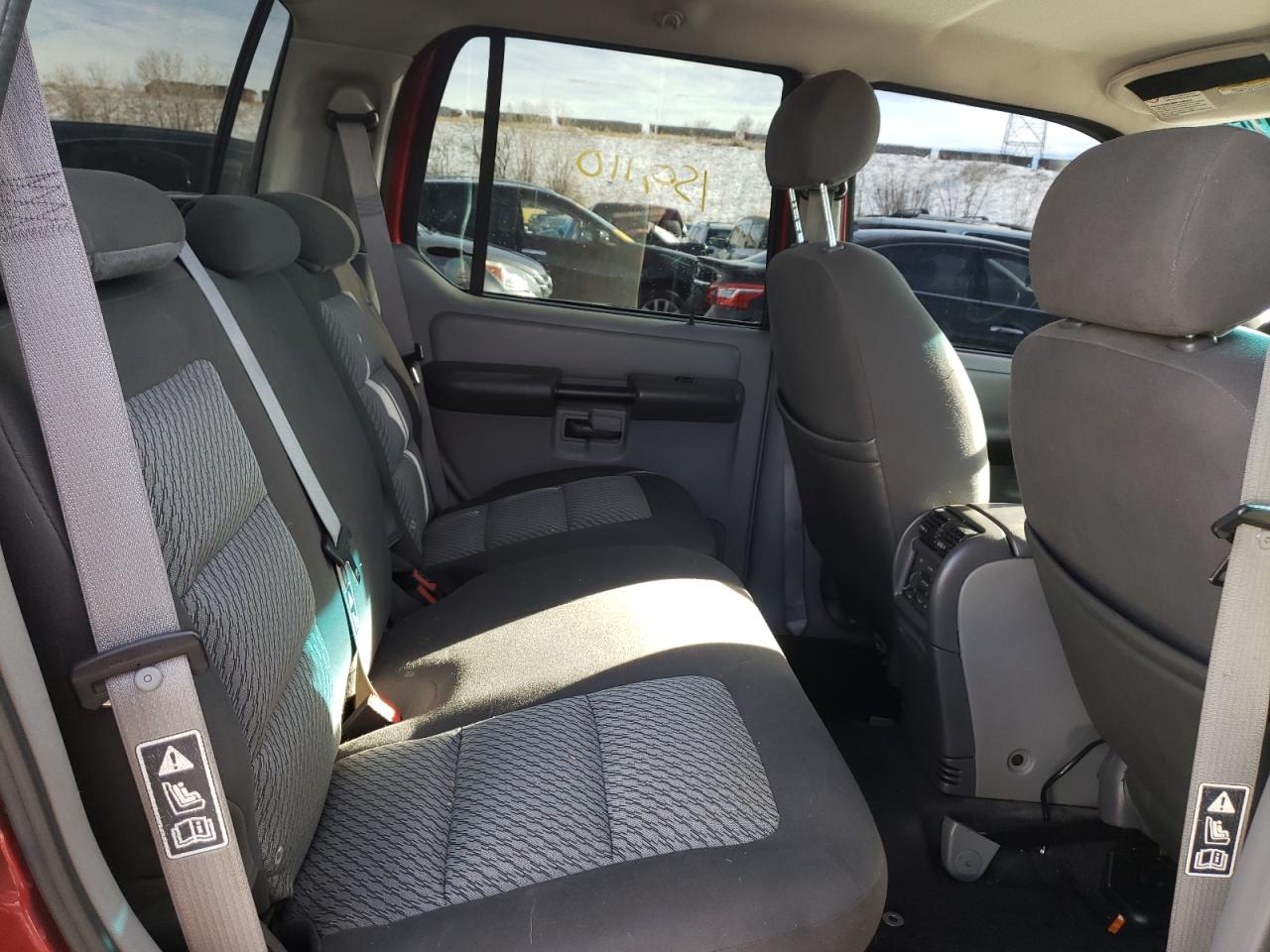 Photo 6 from auction – 2003 FORD EXPLORER S with VIN 1FMZU77E13UB75243