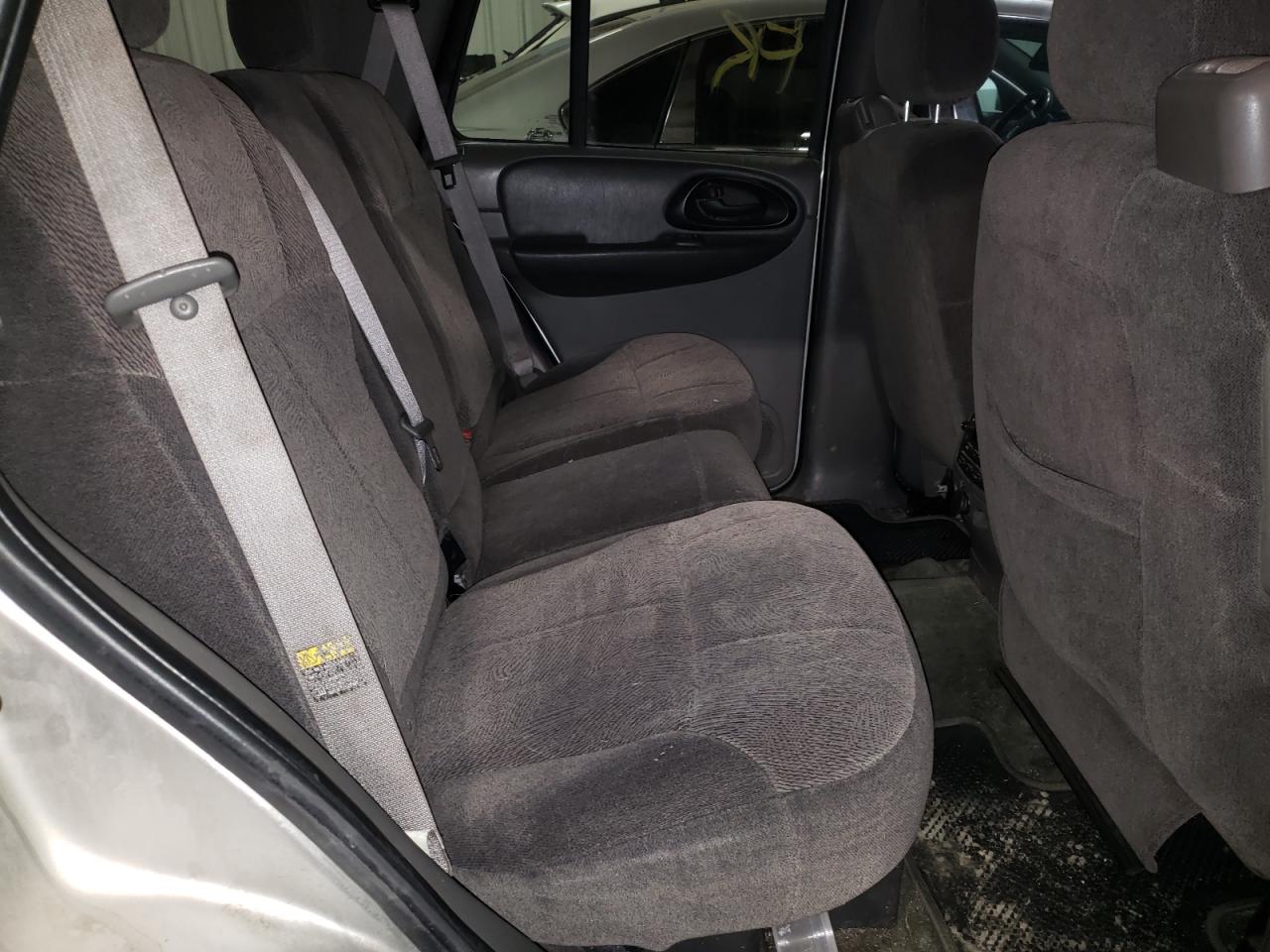 Photo 6 from auction – 2004 CHEVROLET TRAILBLAZE with VIN 1GNDT13S042130311