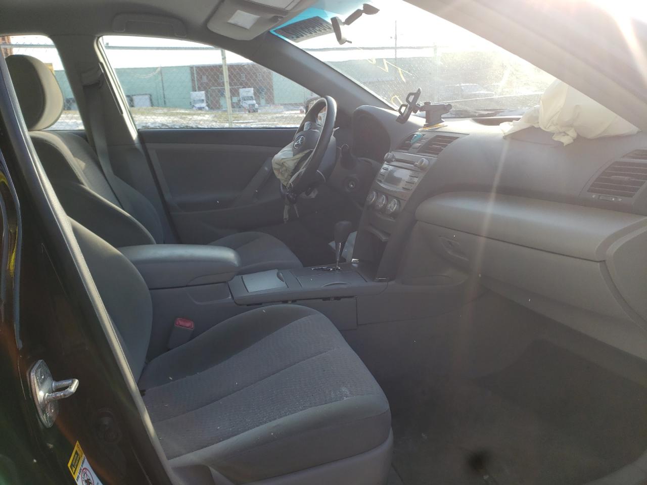 Photo 5 from auction – 2011 TOYOTA CAMRY with VIN 4T4BF3EK6BR190984