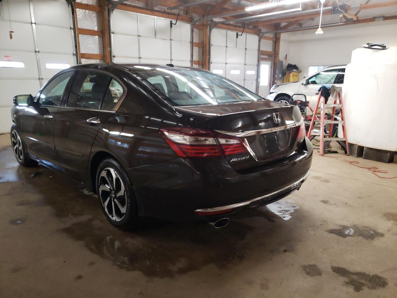 Photo 3 from auction – 2016 HONDA ACCORD EXL with VIN 1HGCR3F04GA010399