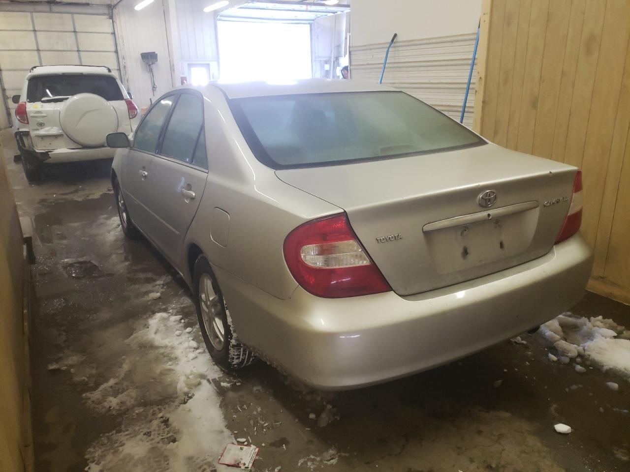 Photo 3 from auction – 2004 TOYOTA CAMRY LE with VIN 4T1BE32K44U826080