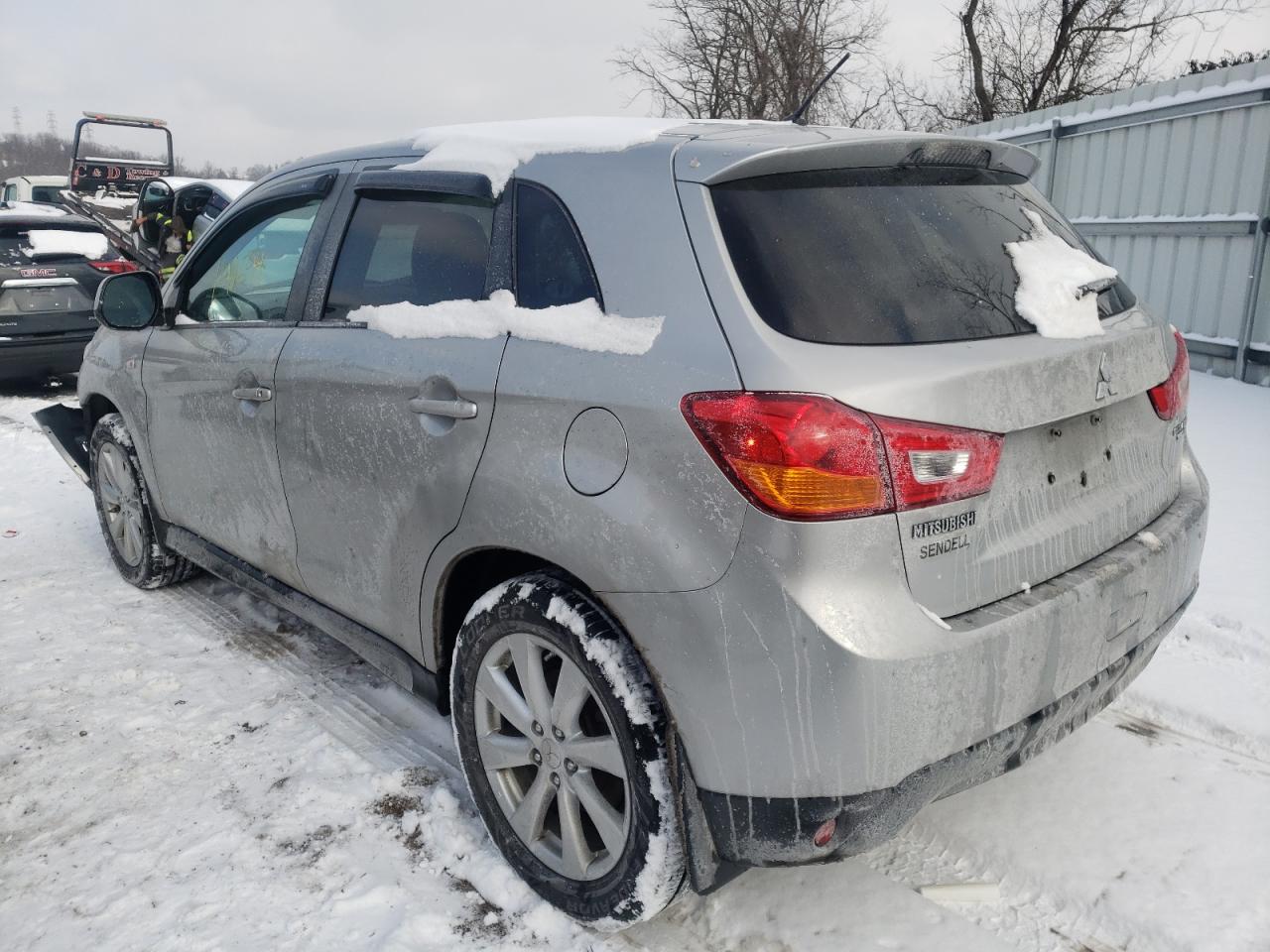 Photo 3 from auction – 2015 MITSUBISHI OUTLANDER with VIN 4A4AR3AU8FE058617