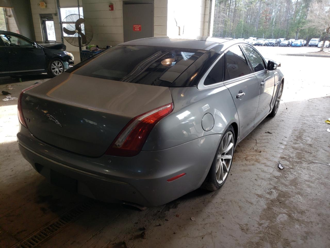 Photo 4 from auction – 2011 JAGUAR XJ with VIN SAJWA1CBXBLV17920