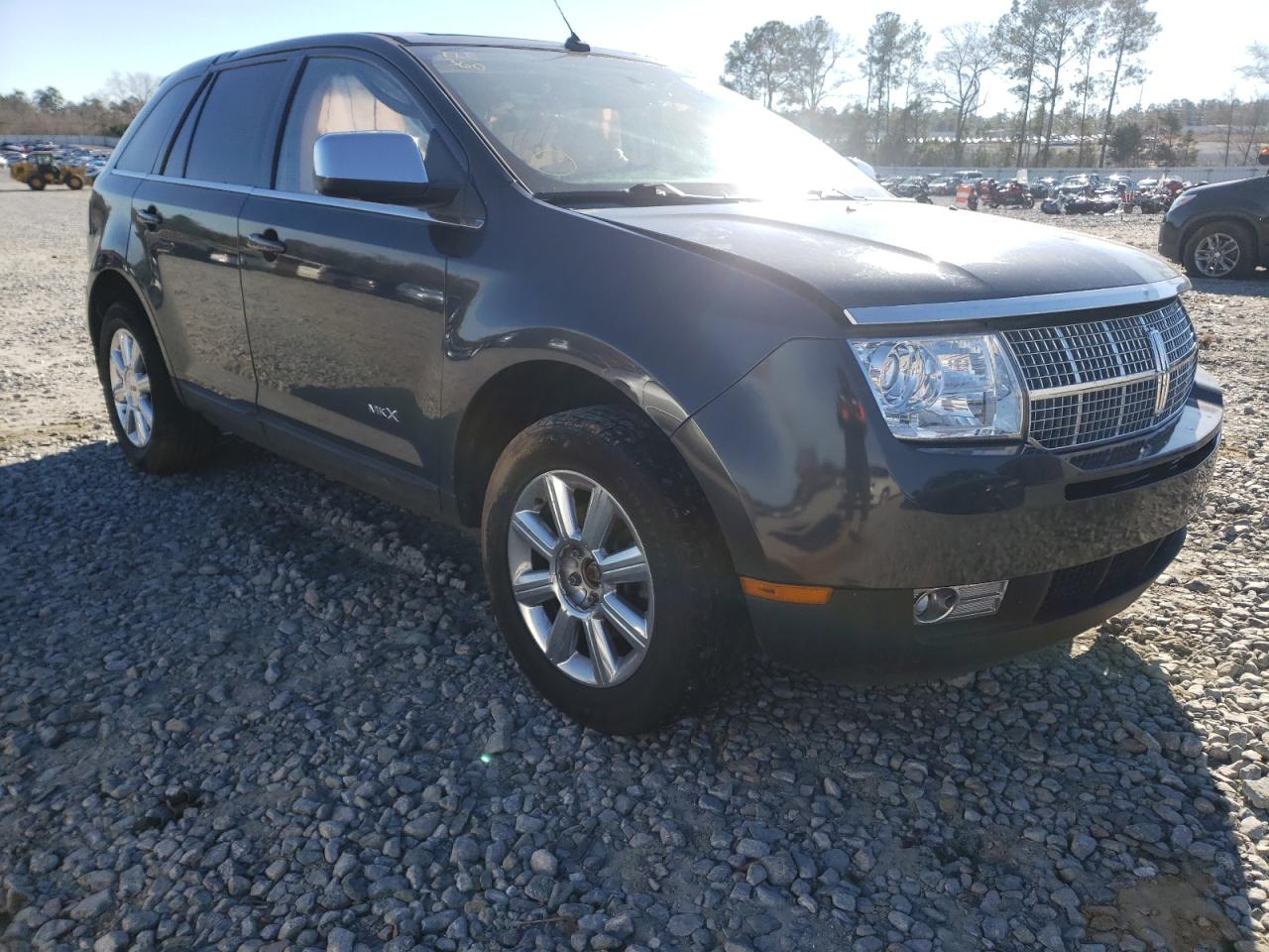 LINCOLN MKX 2007 with VIN 2LMDU68C87BJ38000 - Photo from auction