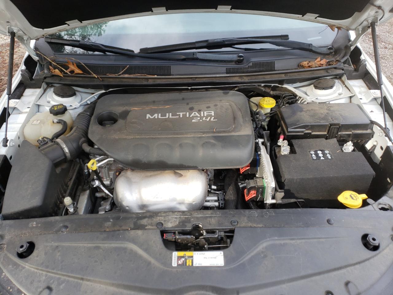 Photo 7 from auction – 2017 CHRYSLER 200 LIMITE with VIN 1C3CCCAB3HN505524