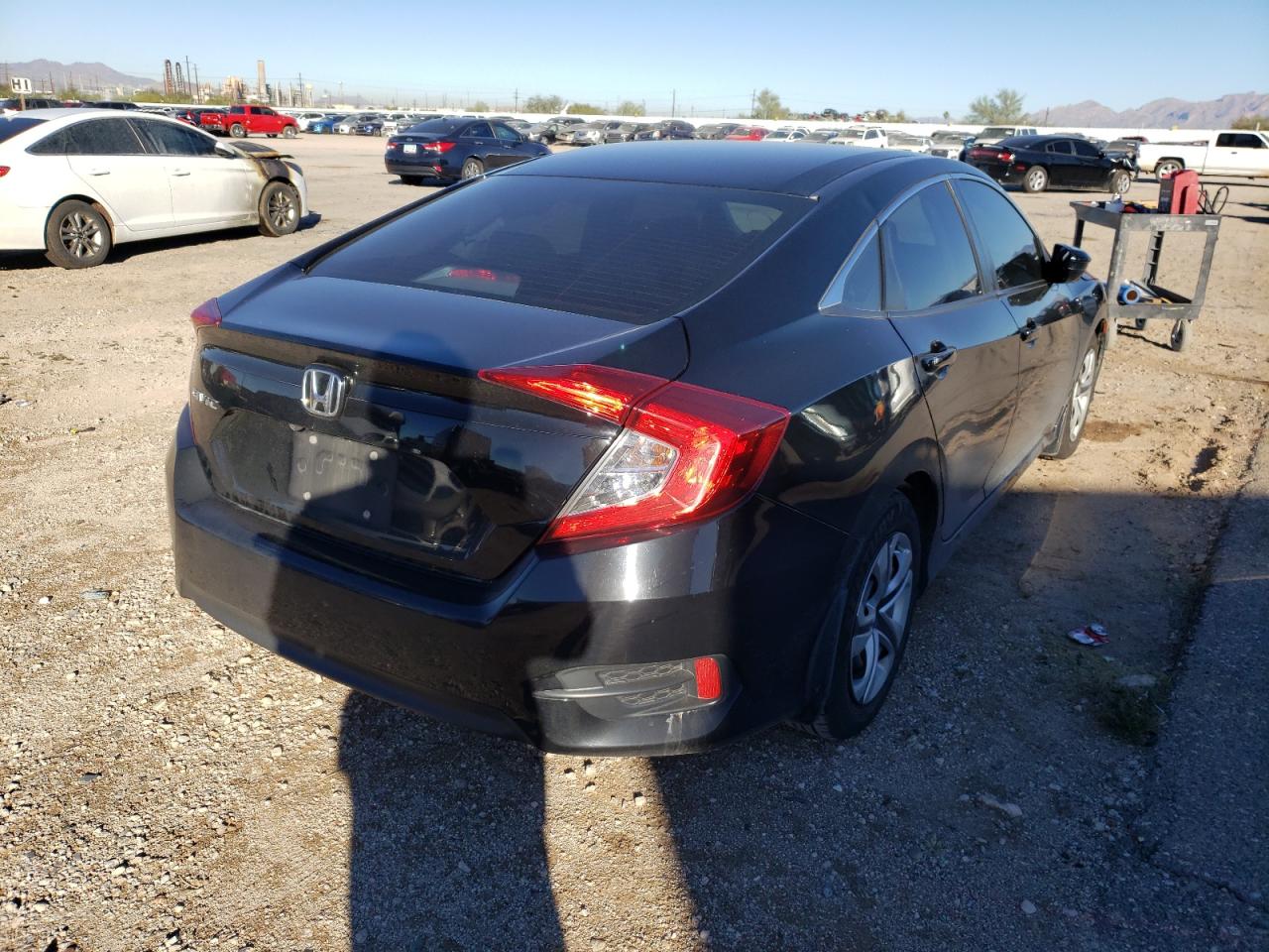 Photo 4 from auction – 2017 HONDA CIVIC LX with VIN 19XFC2F56HE018926