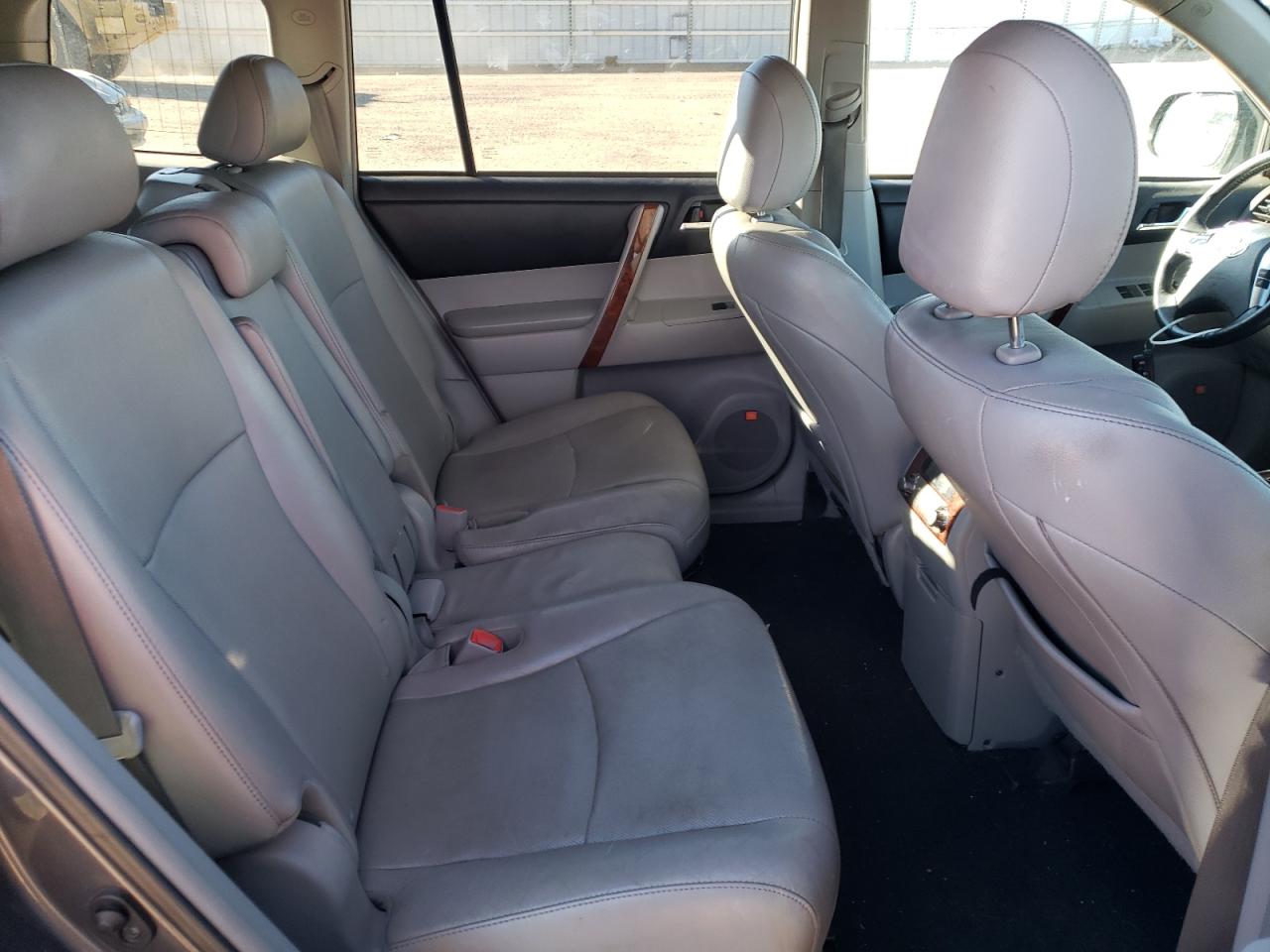 Photo 6 from auction – 2011 TOYOTA HIGHLANDER with VIN 5TDDK3EH5BS085459