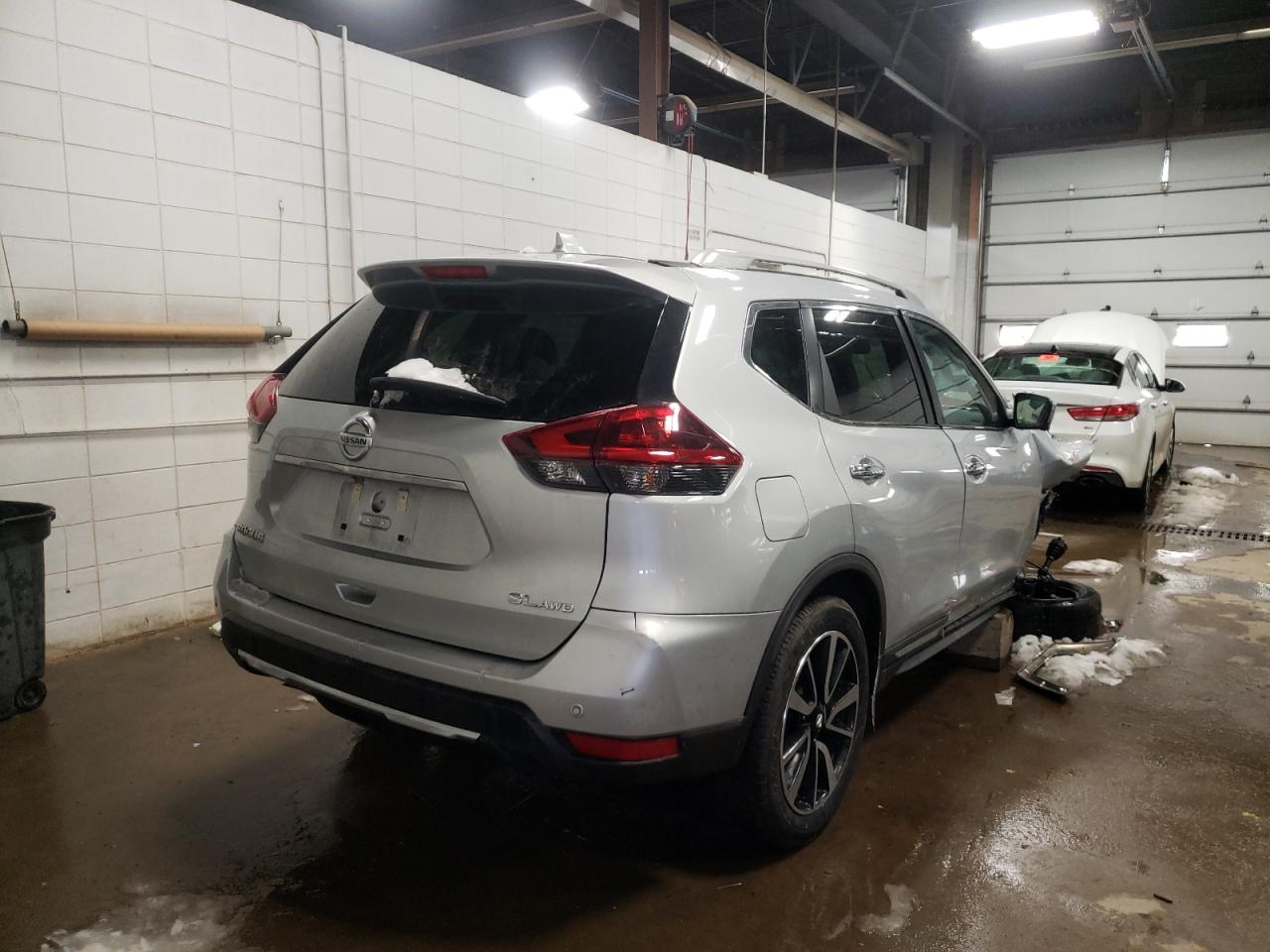 Photo 4 from auction – 2019 NISSAN ROGUE S with VIN 5N1AT2MVXKC798324