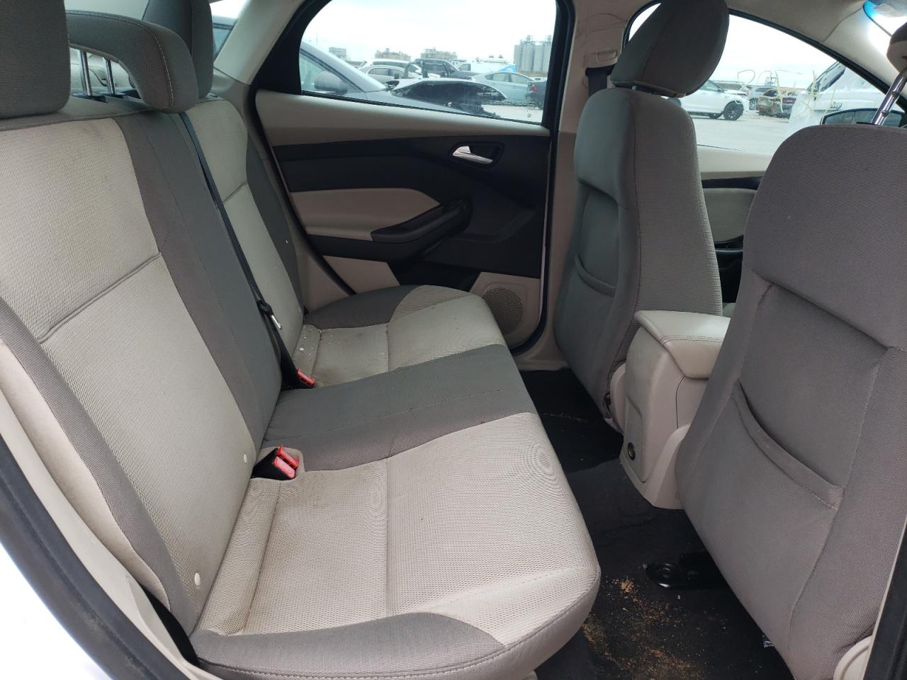 Photo 6 from auction – 2014 FORD FOCUS SE with VIN 1FADP3F22EL222025