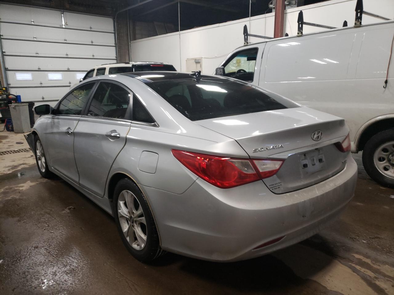 Photo 3 from auction – 2012 HYUNDAI SONATA with VIN 5NPEC4AC4CH425435