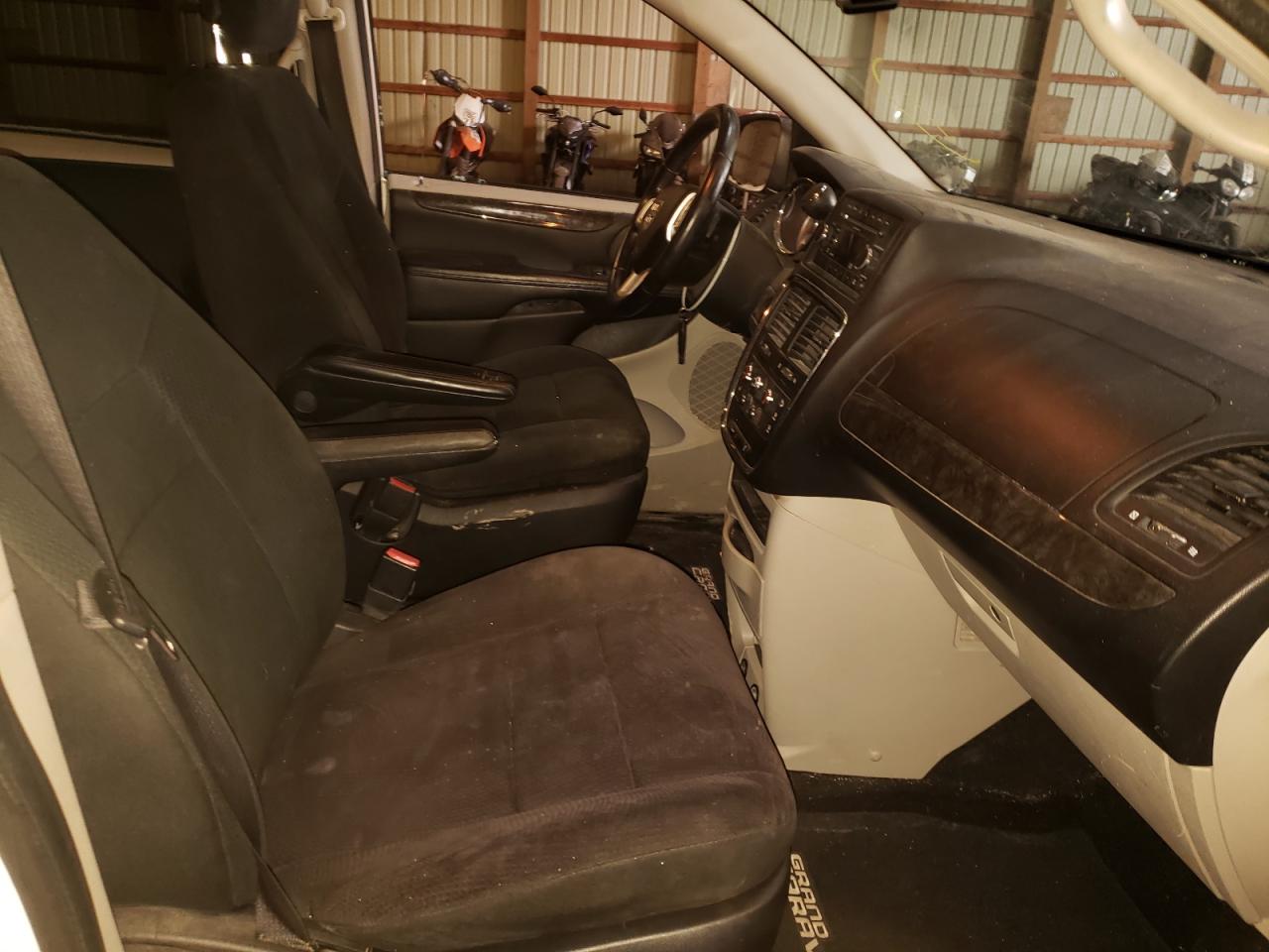 Photo 5 from auction – 2011 DODGE GRAND CARA with VIN 2D4RN4DG3BR778585
