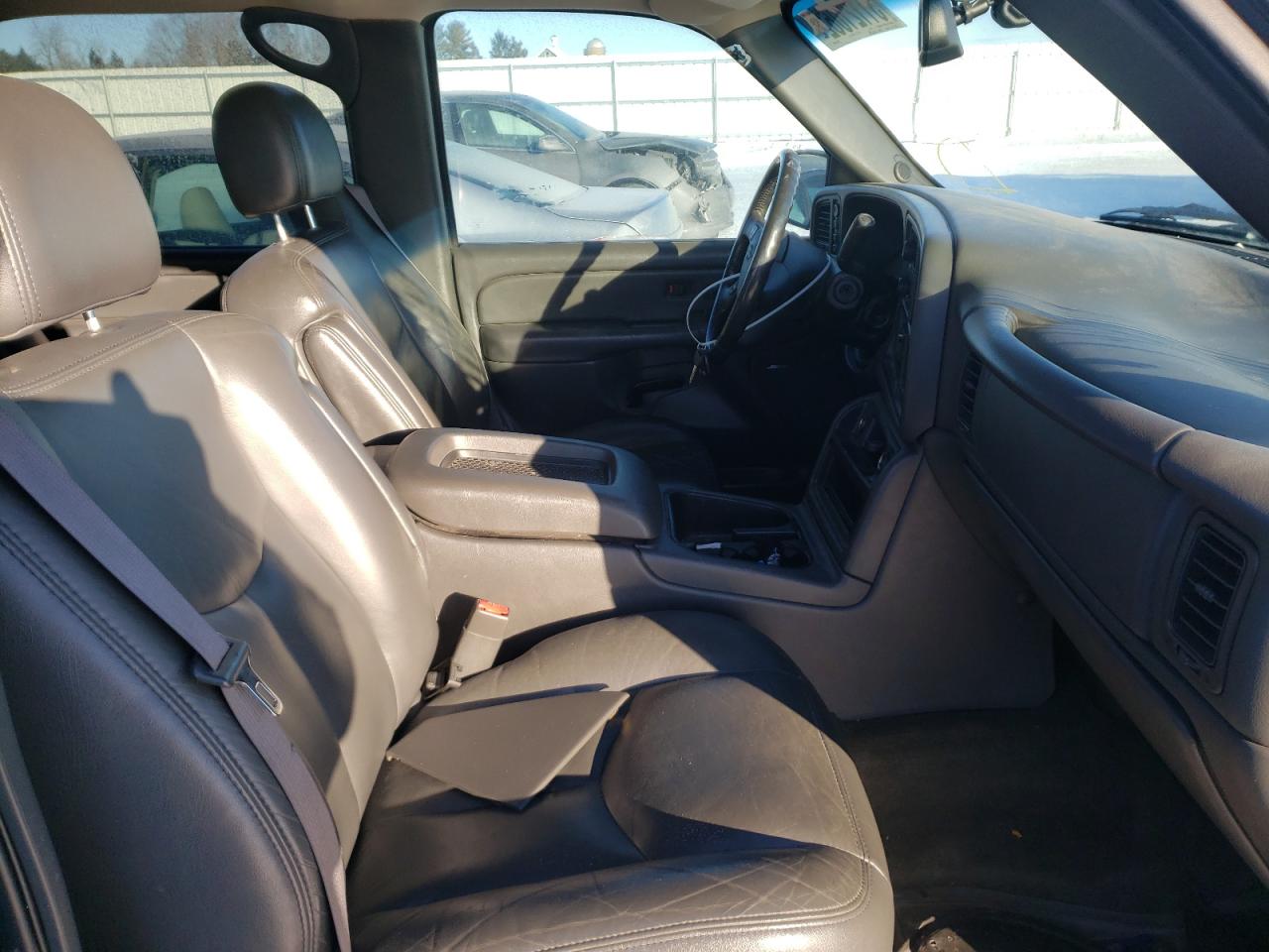 Photo 5 from auction – 2005 CHEVROLET SILVERADO with VIN 2GCEK13T751140750