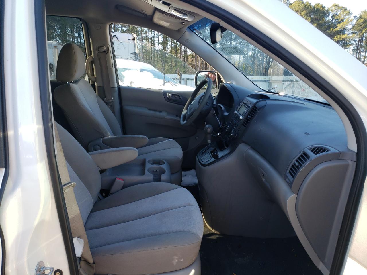 Photo 5 from auction – 2012 KIA SEDONA LX with VIN KNDMG4C75C6486870