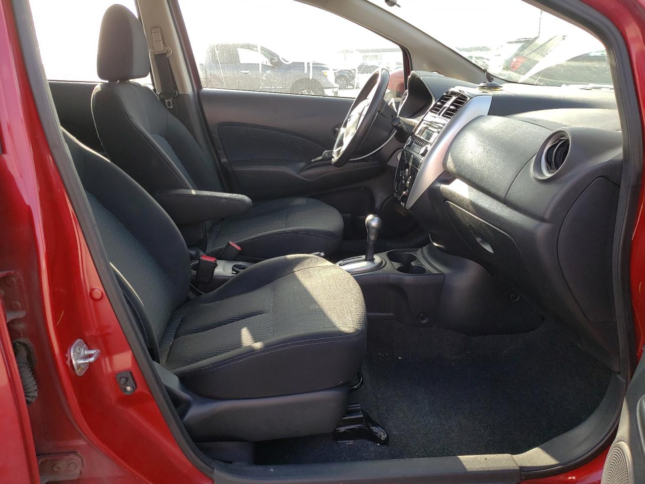 Photo 5 from auction – 2015 NISSAN VERSA NOTE with VIN 3N1CE2CP4FL356503