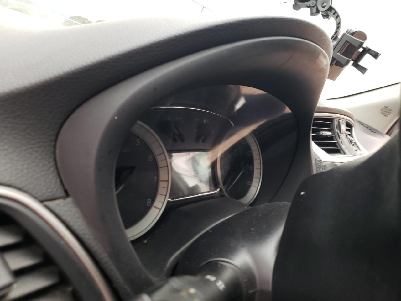 Photo 8 from auction – 2015 NISSAN SENTRA S with VIN 3N1AB7AP3FL659532