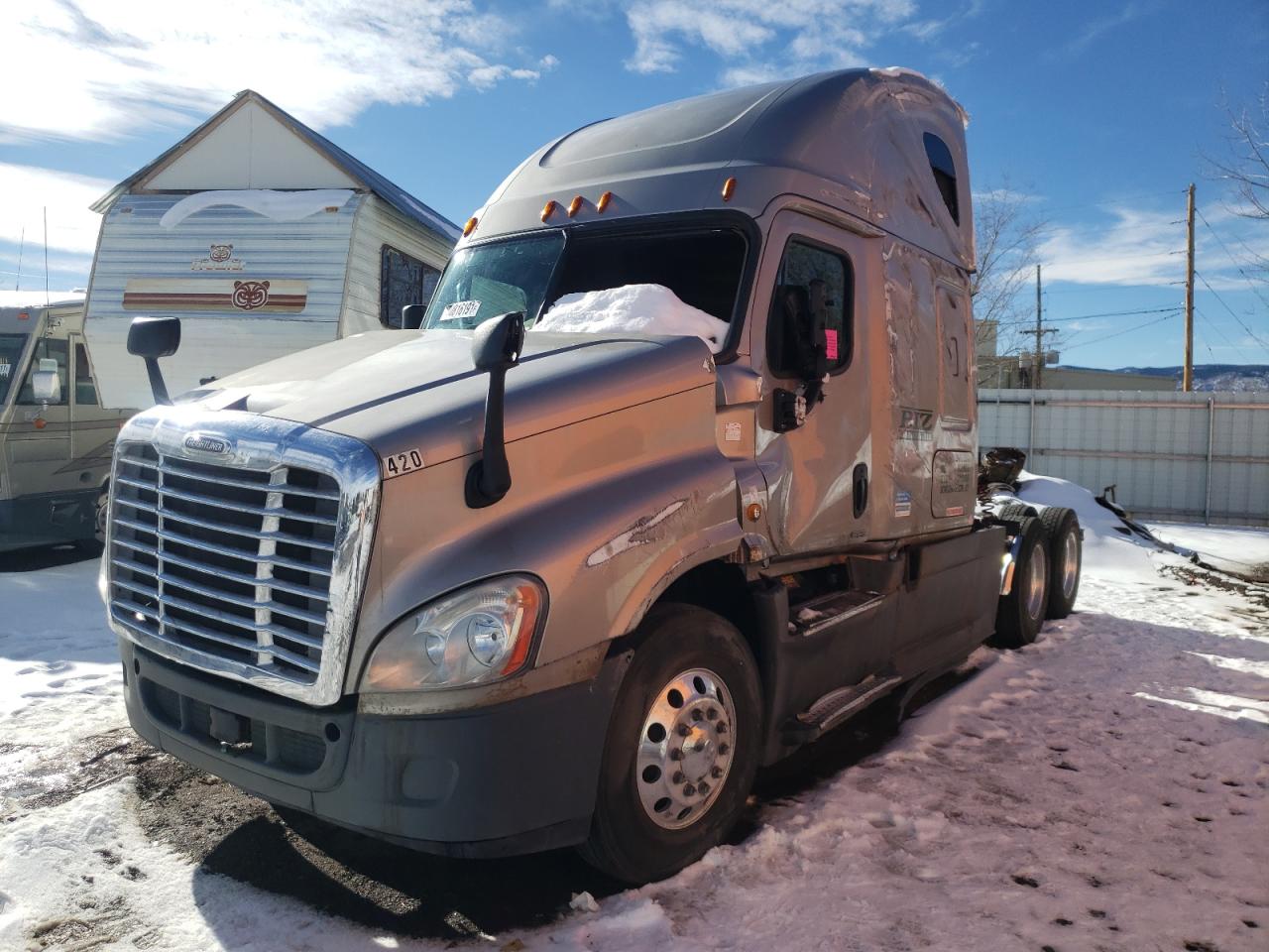 Photo 2 from auction – 2015 FREIGHTLINER CASCADIA 1 with VIN 3AKJGLD51FSFK3963