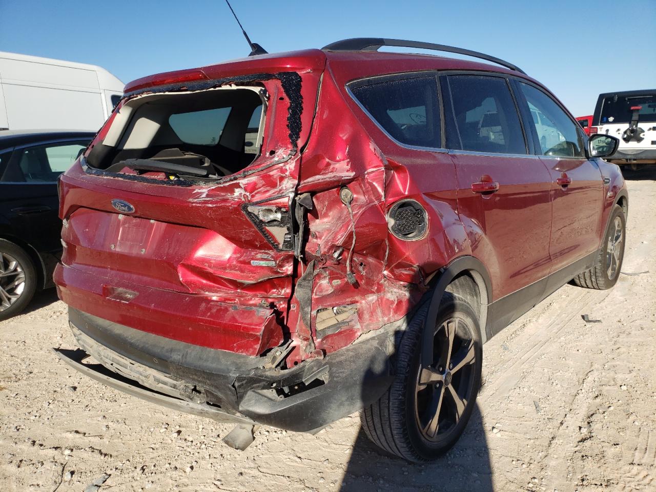 Photo 9 from auction – 2018 FORD ESCAPE SEL with VIN 1FMCU0HD2JUD20435