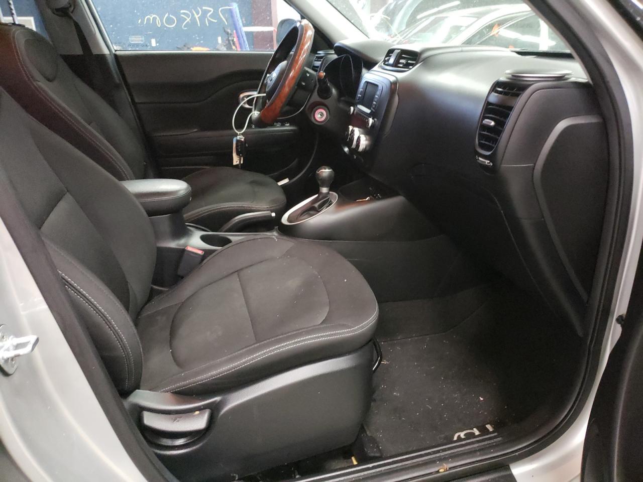 Photo 5 from auction – 2017 KIA SOUL with VIN KNDJN2A28H7459054