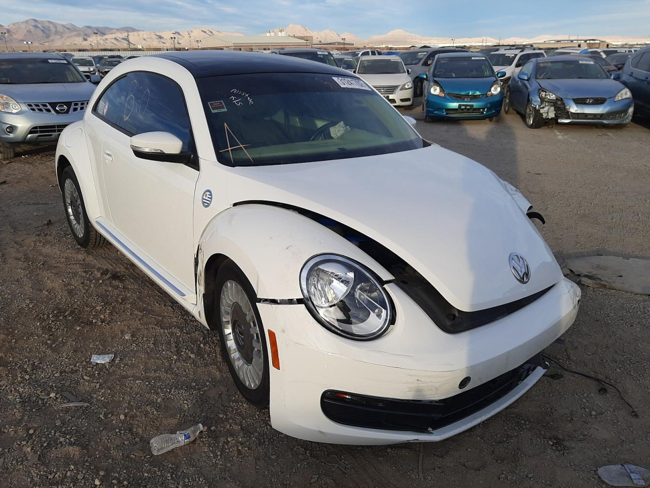 VOLKSWAGEN BEETLE 2013 with VIN 3VWJP7AT0DM672268 - Photo from auction