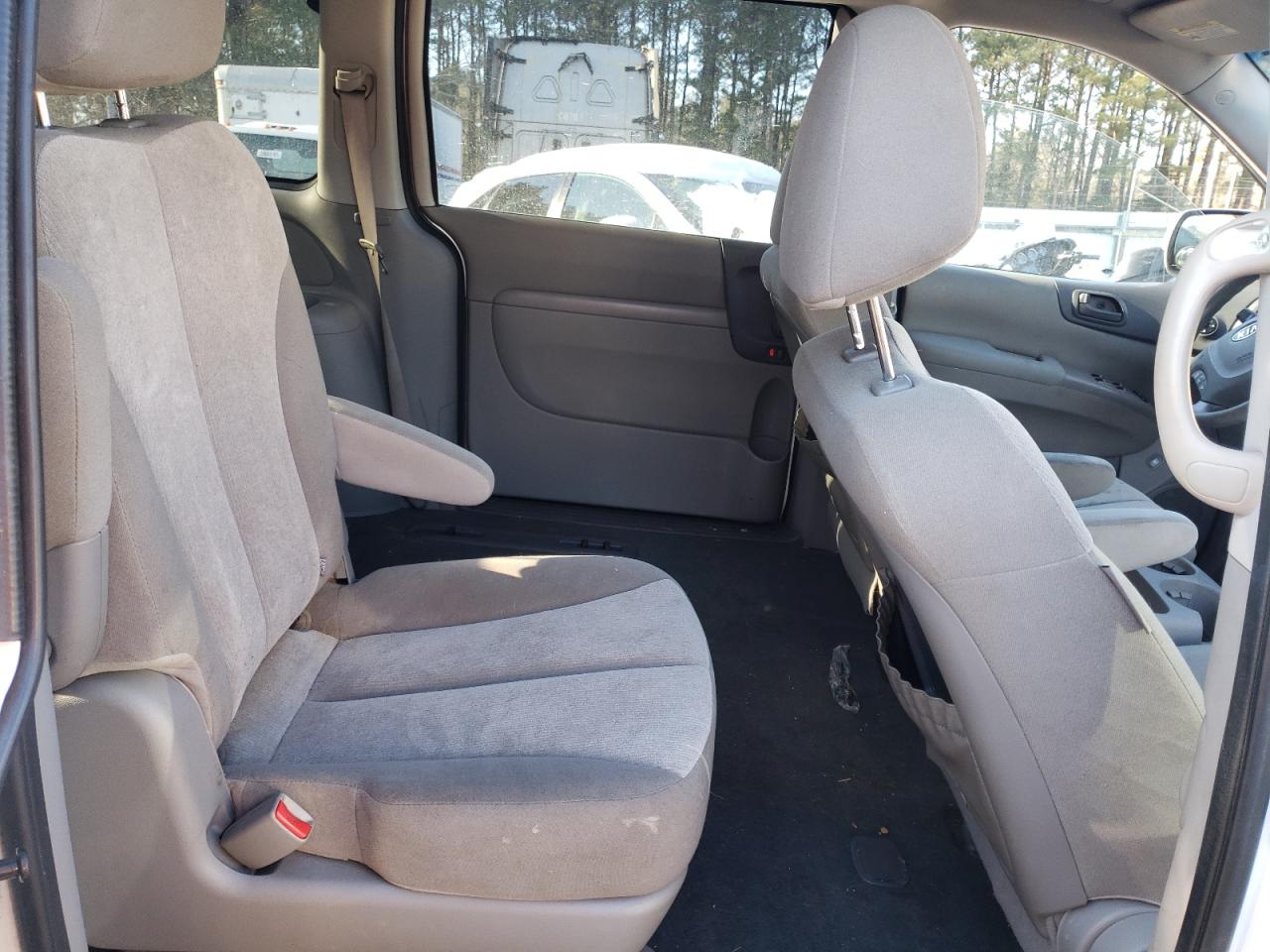 Photo 6 from auction – 2012 KIA SEDONA LX with VIN KNDMG4C75C6486870