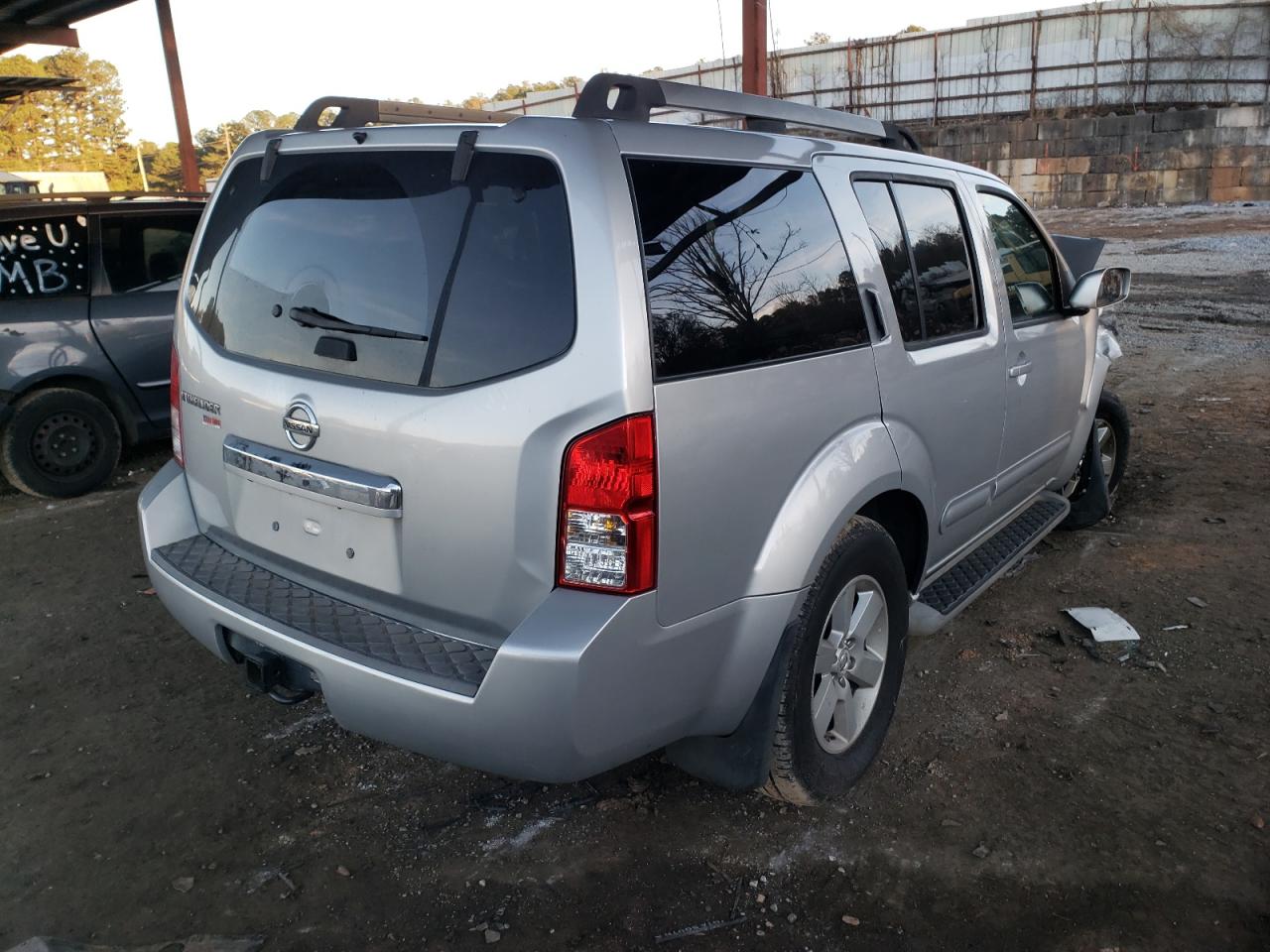 Photo 4 from auction – 2011 NISSAN PATHFINDER with VIN 5N1AR1NN5BC611255