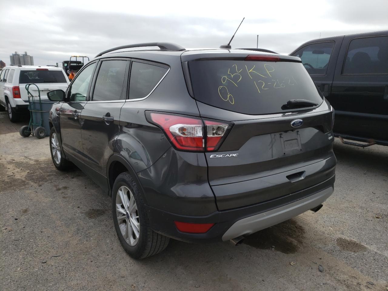 Photo 3 from auction – 2018 FORD ESCAPE SE with VIN 1FMCU0G99JUB48952